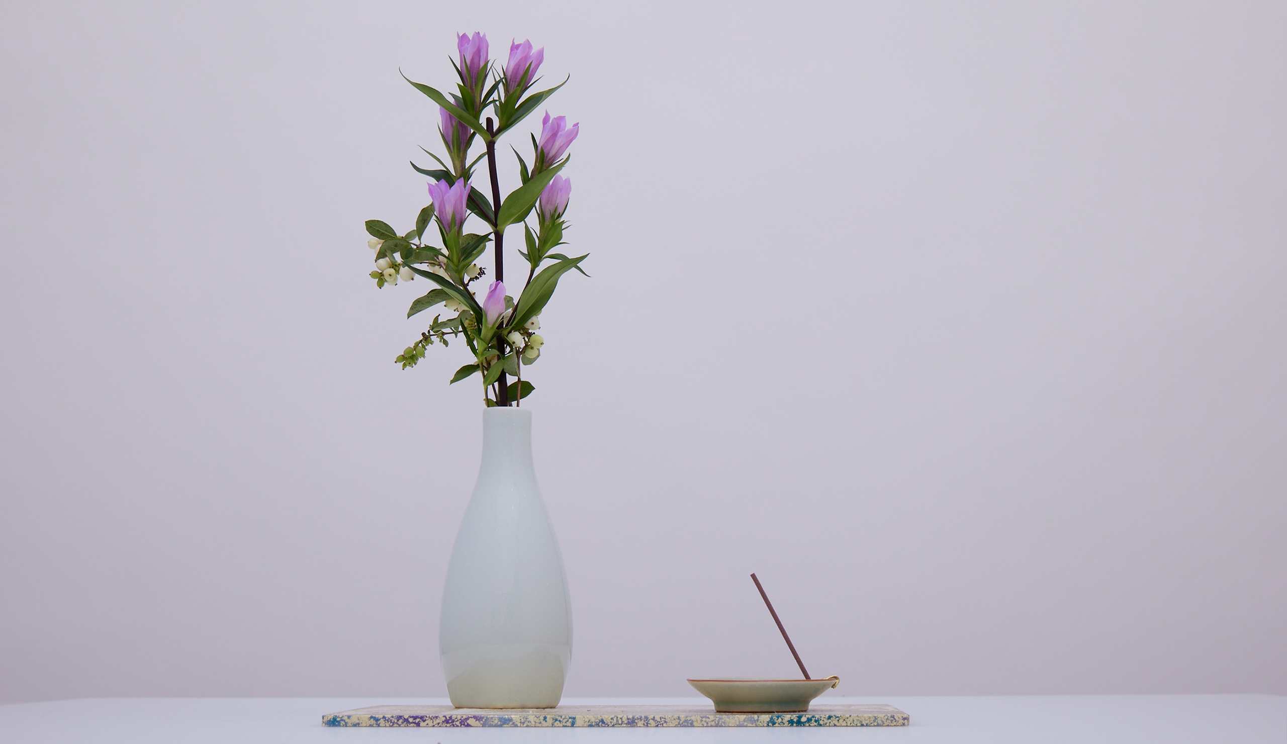 Square Flat Plate × Vase & Incense Plate Set
